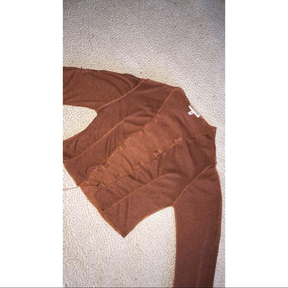 💕😍❤️MAKE AN OFFER! LACE UP CROPPED TOP❤️😍💕 - Picture 2 of 4